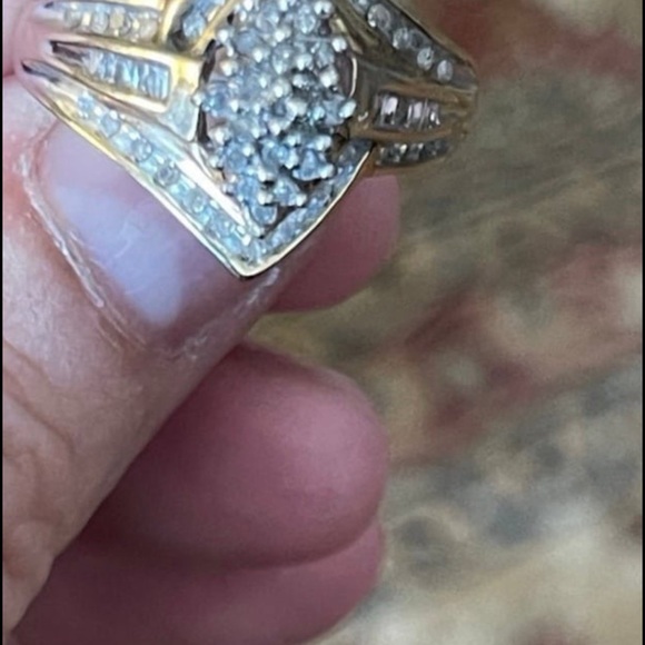 10k Gold .75 ct Diamond Ring. - Picture 9 of 9